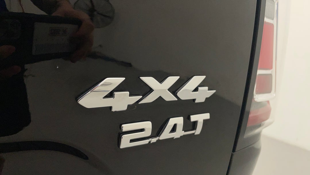 Badge (Boot Right Side)