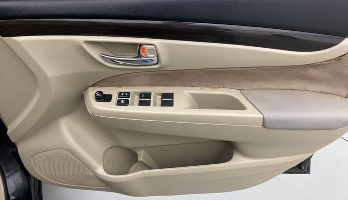2015 Maruti Ciaz VXI PLUS, Petrol, Manual, 43,288 km, Driver Side Door Panels Control
