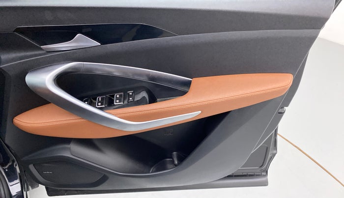 2021 MG HECTOR PLUS SHARP CVT, Petrol, Automatic, 9,602 km, Driver Side Door Panels Control