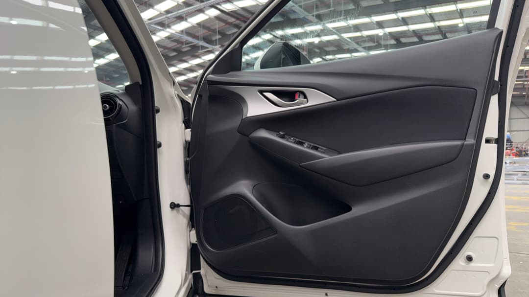 2025 Mazda CX-3 G20 Pure, Automatic, 29786 km, Speaker View