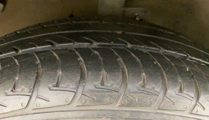 2014 Maruti Celerio VXI AMT, Petrol, Automatic, 86,912 km, Left Front Tyre Tread