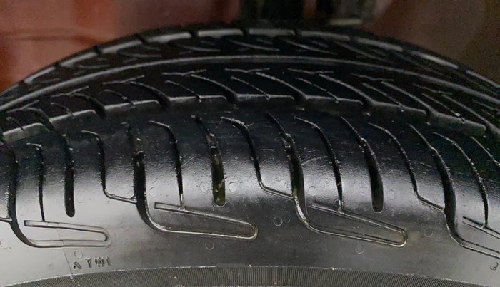 2012 Maruti Wagon R 1.0 LXI, Petrol, Manual, 32,313 km, Left Front Tyre Tread