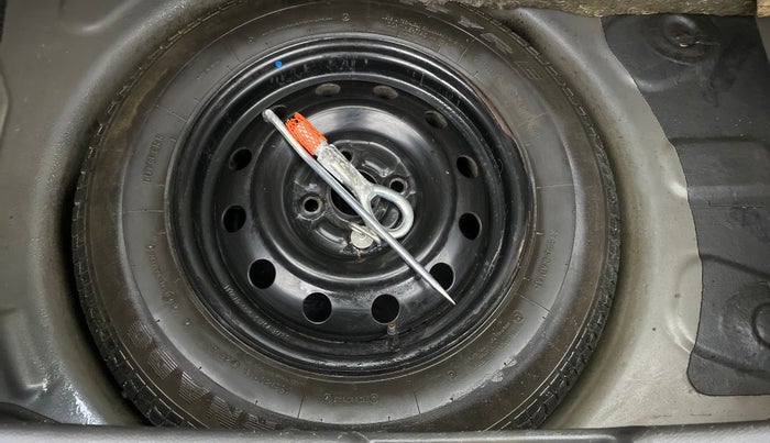 2011 Maruti Swift VXI, Petrol, Manual, 20,576 km, Spare Tyre