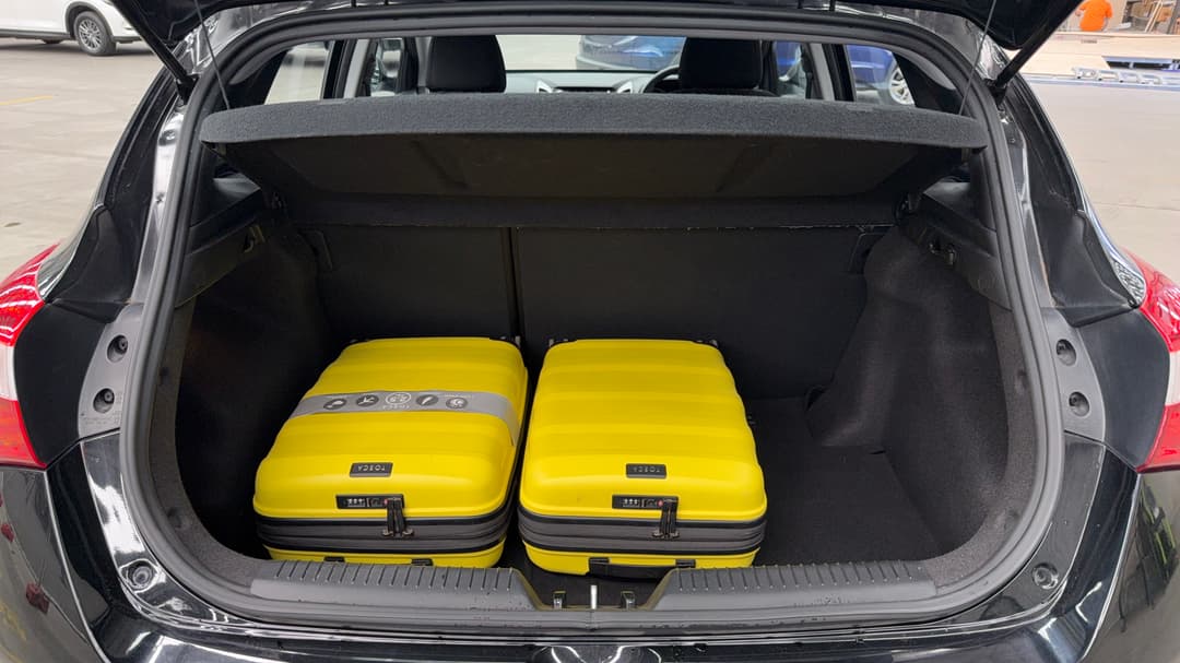 2015 Hyundai i30 Active, Automatic, 111426 km, Boot Inside View with Luggage