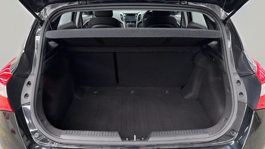 2015 Hyundai i30 Active, Automatic, 111426 km, Boot Inside View