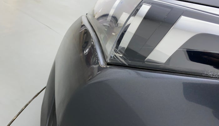 2016 Toyota Corolla Altis G, Petrol, Manual, 80,498 km, Left headlight - Minor scratches