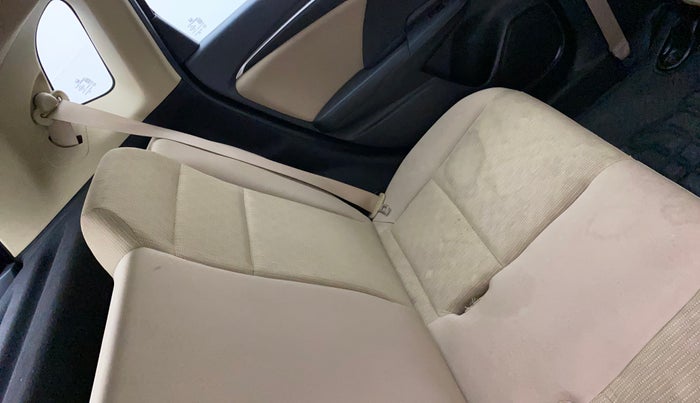 2017 Honda Jazz 1.2L I-VTEC V, Petrol, Manual, 49,454 km, Second-row left seat - Cover slightly stained