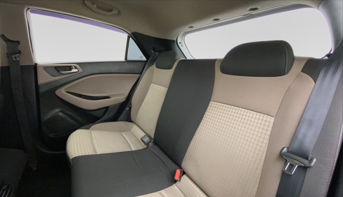 2018 Hyundai Elite i20 Magna Executive 1.2, Petrol, Manual, 45,649 km, Right Side Rear Door Cabin