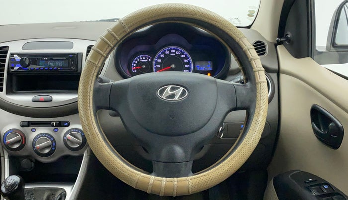 2015 Hyundai i10 MAGNA 1.1, Petrol, Manual, 37,446 km, Steering Wheel Close Up