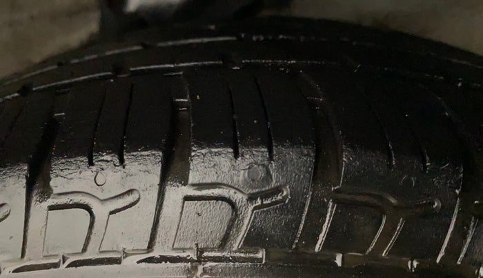 2015 Hyundai i10 MAGNA 1.1, Petrol, Manual, 37,446 km, Left Rear Tyre Tread