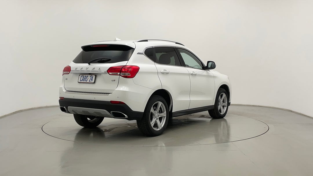 Right Back Diagonal (45- Degree) View