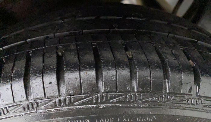 2014 Hyundai Xcent S 1.2 OPT, Petrol, Manual, 33,871 km, Left Rear Tyre Tread