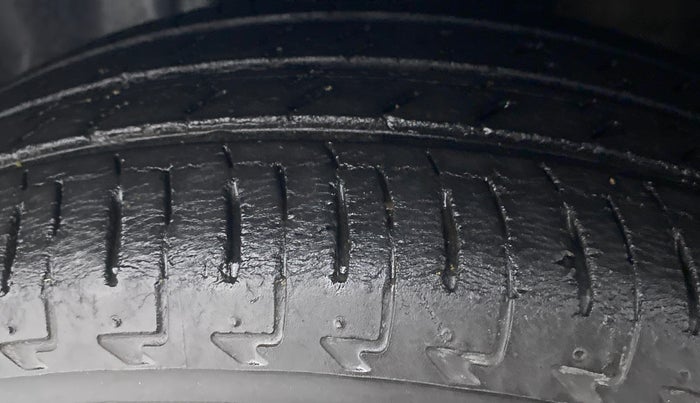 2017 Maruti IGNIS DELTA 1.2 AMT, Petrol, Automatic, 58,951 km, Left Front Tyre Tread