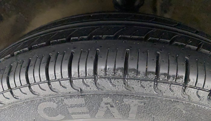 2014 Maruti Alto 800 LXI, Petrol, Manual, 53,296 km, Left Front Tyre Tread