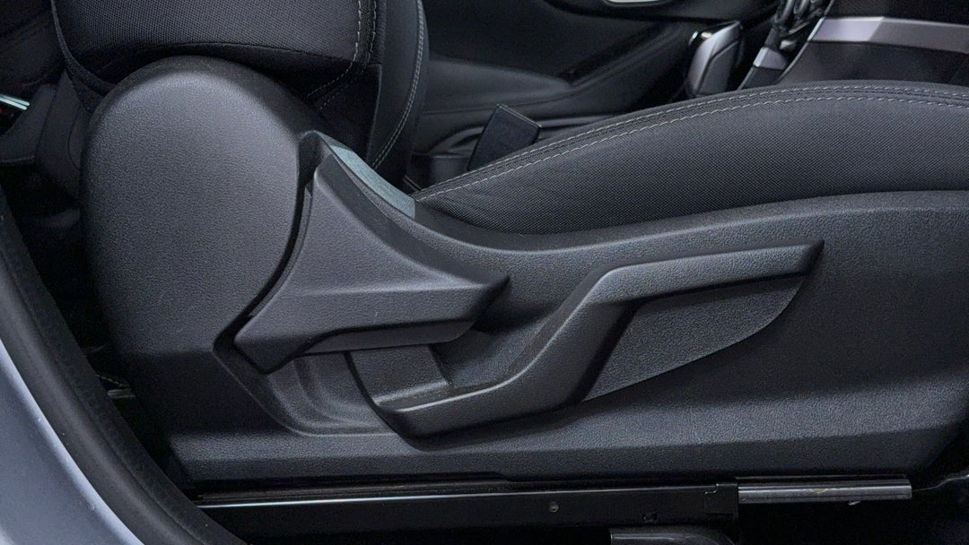 2019 Subaru Forester 2.5i (AWD), Automatic, 93260 km, Drivers Side Adjustment Panel