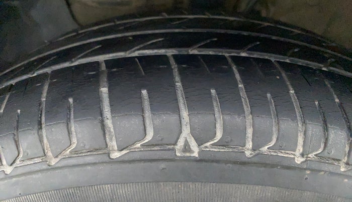 2015 Hyundai Elite i20 SPORTZ 1.2, Petrol, Manual, 40,698 km, Left Front Tyre Tread