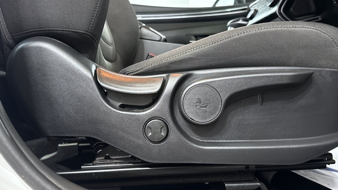 2023 Hyundai Tucson (FWD), Automatic, 38629 km, Drivers Side Adjustment Panel