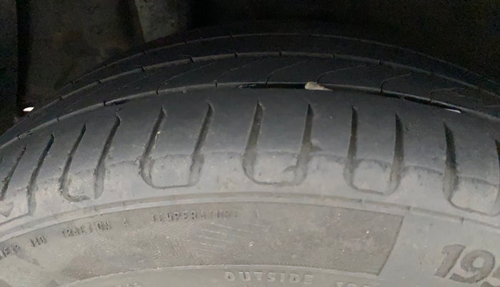 2019 Hyundai Verna 1.6 SX (O) CRDI MT, Diesel, Manual, 72,068 km, Right Rear Tyre Tread