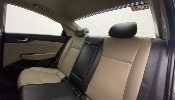 2019 Hyundai Verna 1.6 SX (O) CRDI MT, Diesel, Manual, 72,068 km, Right Side Rear Door Cabin