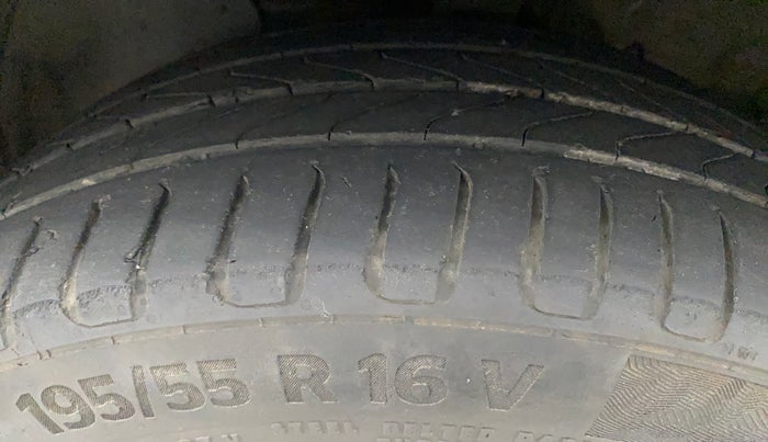 2019 Hyundai Verna 1.6 SX (O) CRDI MT, Diesel, Manual, 72,068 km, Left Front Tyre Tread