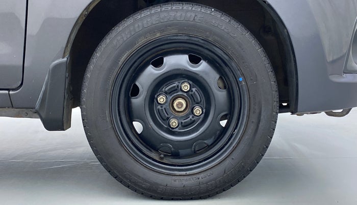 2018 Maruti Alto K10 VXI P, Petrol, Manual, 43,809 km, Right Front Wheel