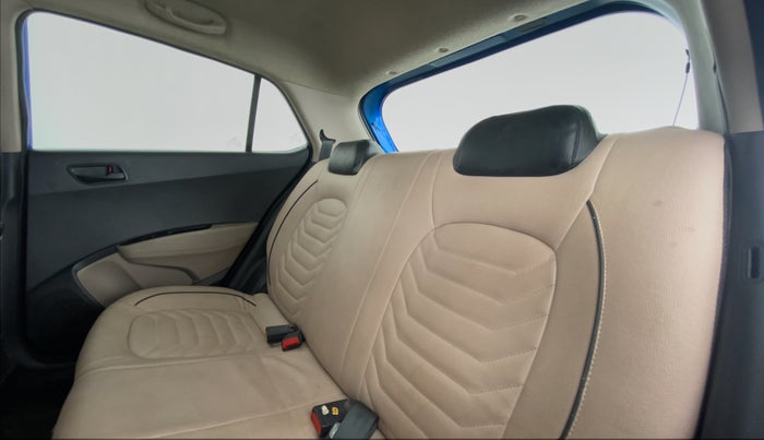 2017 Hyundai Grand i10 Magna 1.2 AT  VTVT, Petrol, Automatic, 51,693 km, Right Side Rear Door Cabin