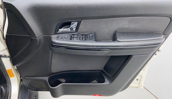2018 Tata Hexa Varicor 320 XE, Diesel, Manual, 66,620 km, Driver Side Door Panels Control