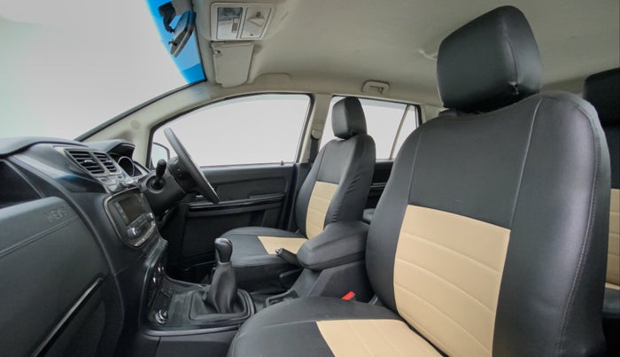 2018 Tata Hexa Varicor 320 XE, Diesel, Manual, 66,620 km, Right Side Front Door Cabin
