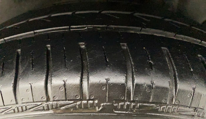 2013 Maruti Ertiga ZXI, Petrol, Manual, 80,154 km, Left Rear Tyre Tread