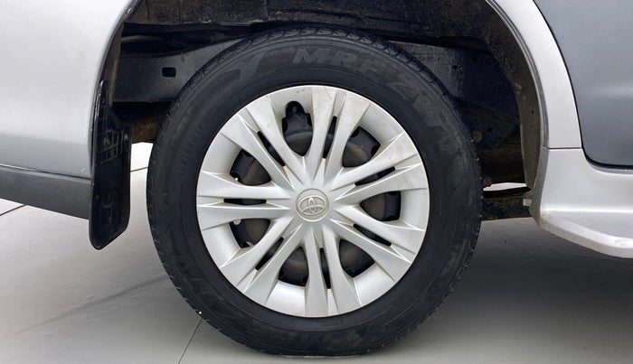 2014 Toyota Innova 2.5 GX 8 STR BS IV, Diesel, Manual, 41,457 km, Right Rear Wheel