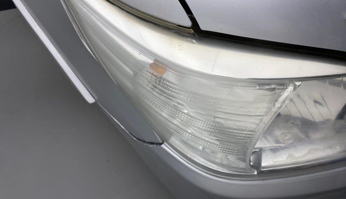 2014 Toyota Innova 2.5 GX 8 STR BS IV, Diesel, Manual, 41,457 km, Right fender Indicator light - Not working
