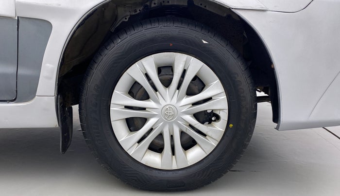 2014 Toyota Innova 2.5 GX 8 STR BS IV, Diesel, Manual, 41,457 km, Right Front Wheel