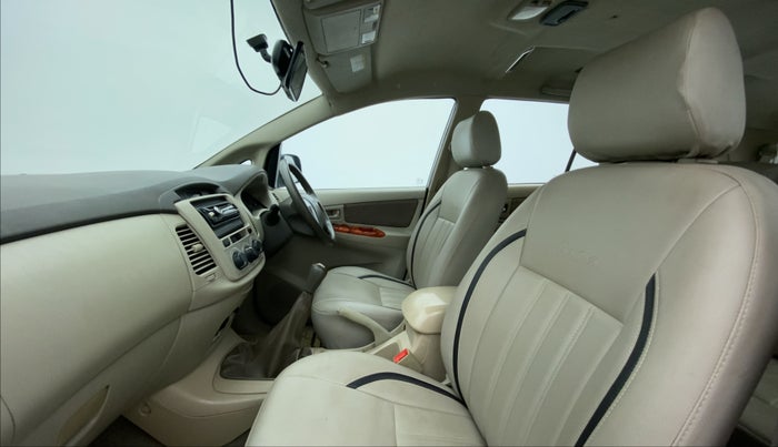 2014 Toyota Innova 2.5 GX 8 STR BS IV, Diesel, Manual, 41,457 km, Right Side Front Door Cabin