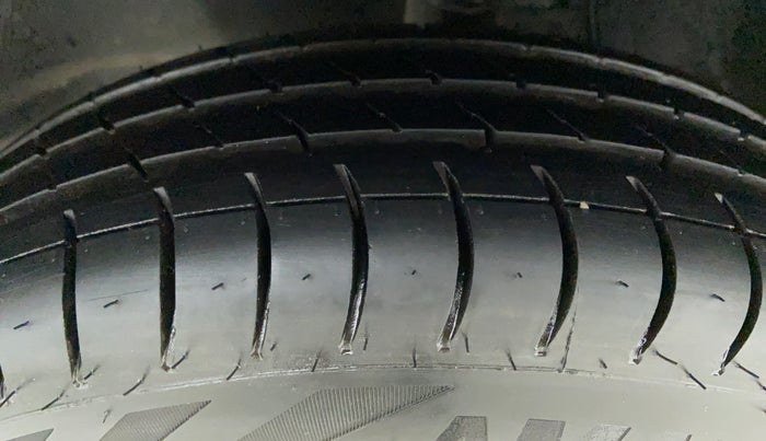 2016 Maruti Alto 800 VXI, Petrol, Manual, 34,742 km, Left Front Tyre Tread