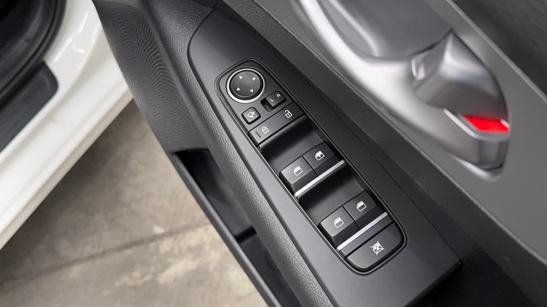 2024 Kia Cerato S Safety Pack, Automatic, 57333 km, Drivers Side Door Panel Controls