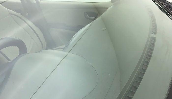 2012 Hyundai i10 SPORTZ 1.2, CNG, Manual, 72,107 km, Front windshield - Minor spot on windshield
