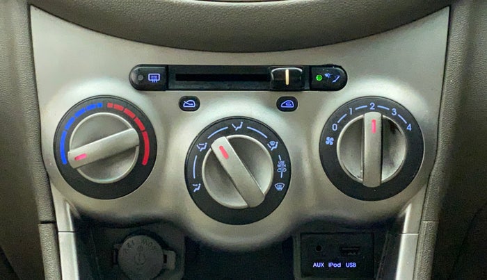 2012 Hyundai i10 SPORTZ 1.2, CNG, Manual, 72,107 km, AC Unit - Directional switch has minor damage