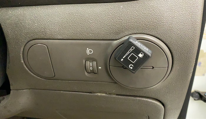 2012 Hyundai i10 SPORTZ 1.2, CNG, Manual, 72,107 km, Dashboard - CNG switch has minor damage