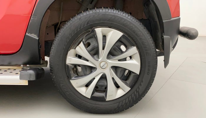2016 Mahindra Kuv100 K4 PLUS 6 STR, Petrol, Manual, 47,491 km, Left Rear Wheel