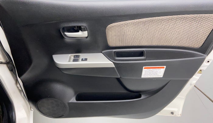 2015 Maruti Wagon R 1.0 LXI CNG, CNG, Manual, 53,208 km, Driver Side Door Panels Control
