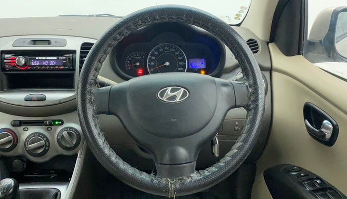 2011 Hyundai i10 MAGNA 1.2, Petrol, Manual, 1,02,475 km, Steering Wheel Close Up