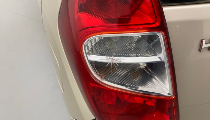 2011 Hyundai i10 MAGNA 1.2, Petrol, Manual, 1,02,475 km, Left tail light - Minor damage