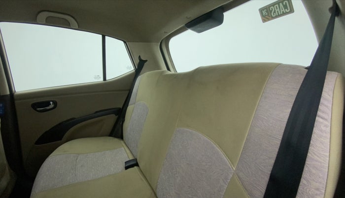 2011 Hyundai i10 MAGNA 1.2, Petrol, Manual, 1,02,475 km, Right Side Rear Door Cabin