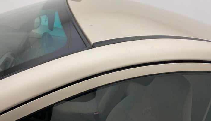 2011 Hyundai i10 MAGNA 1.2, Petrol, Manual, 1,02,475 km, Left A pillar - Paint is slightly faded