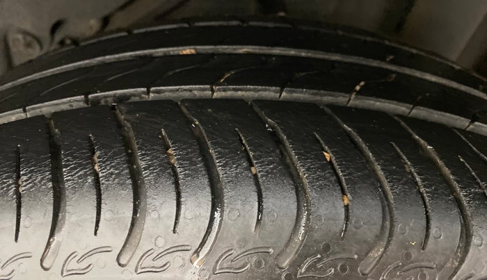 2019 Ford New Figo 1.2 TITANIUM, Petrol, Manual, 21,683 km, Right Rear Tyre Tread
