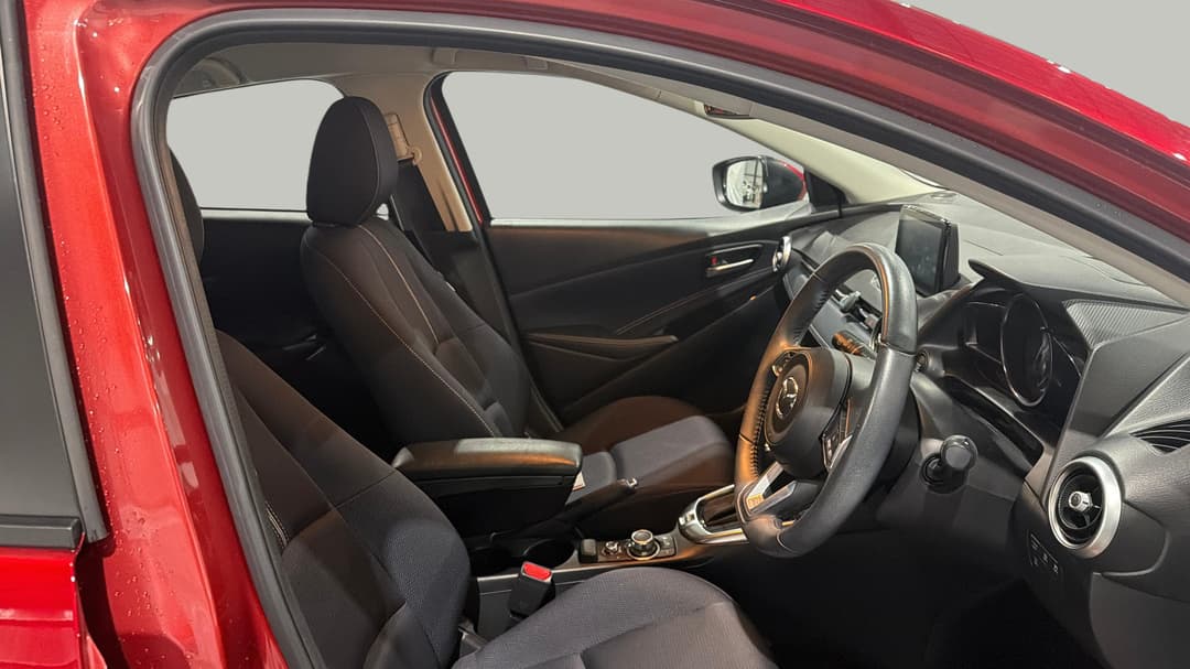 2022 Mazda Mazda2 G15 Evolve, Automatic, 17531 km, Right Side Front Door Cabin View