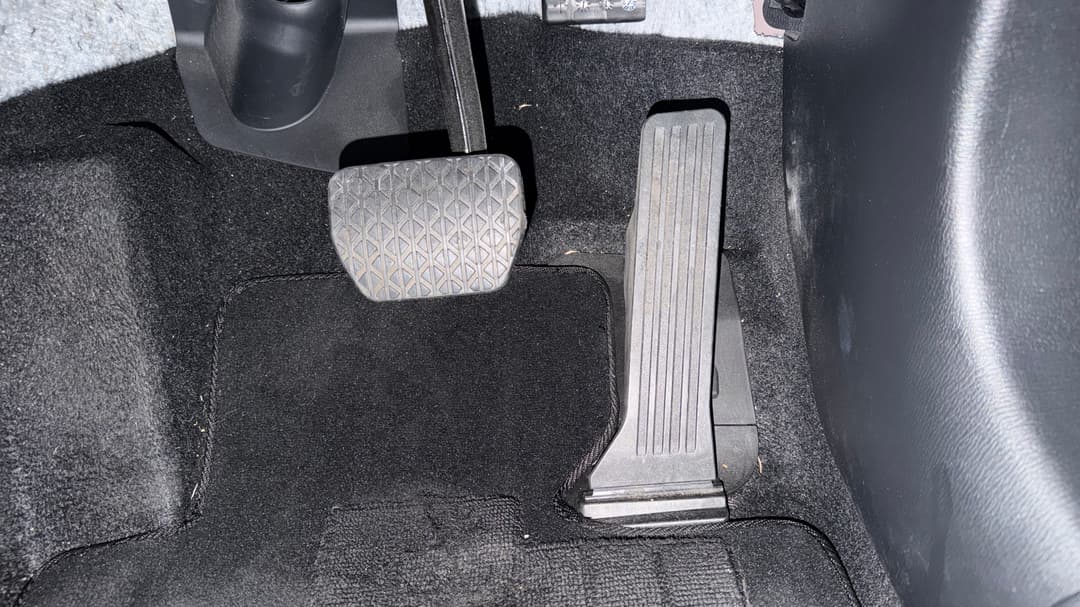2022 Mazda Mazda2 G15 Evolve, Automatic, 17531 km, Pedals and Footmat