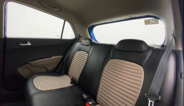2017 Hyundai Grand i10 SPORTZ 1.2 KAPPA VTVT, Petrol, Manual, 13,705 km, Right Side Rear Door Cabin