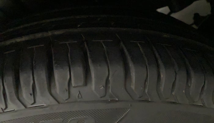 2022 Maruti XL6 ZETA MT, Petrol, Manual, 9,626 km, Left Rear Tyre Tread