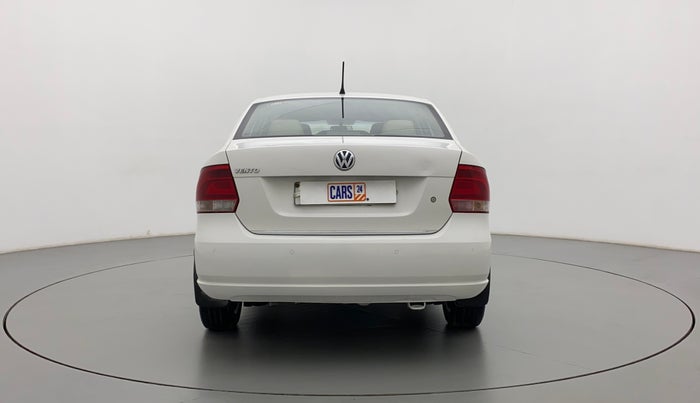 2015 Volkswagen Vento HIGHLINE 1.6 MPI, Petrol, Manual, 1,07,722 km, Back/Rear